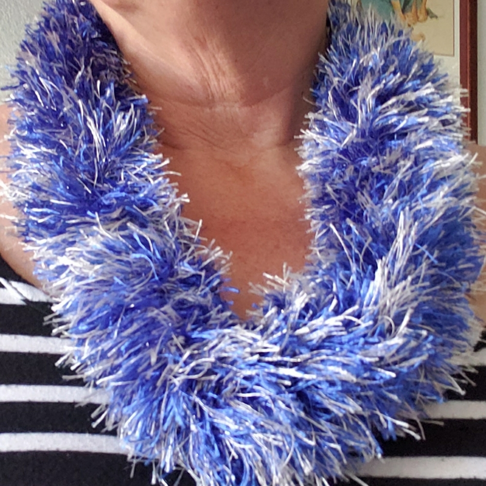 ☃️Handmade Lei - Picture 2 of 2
